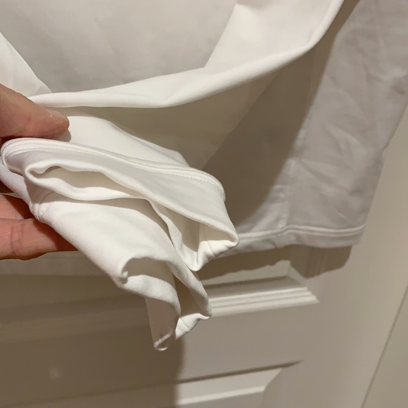 NWOT. Levelwear sweatshirt - Picture 4 of 8